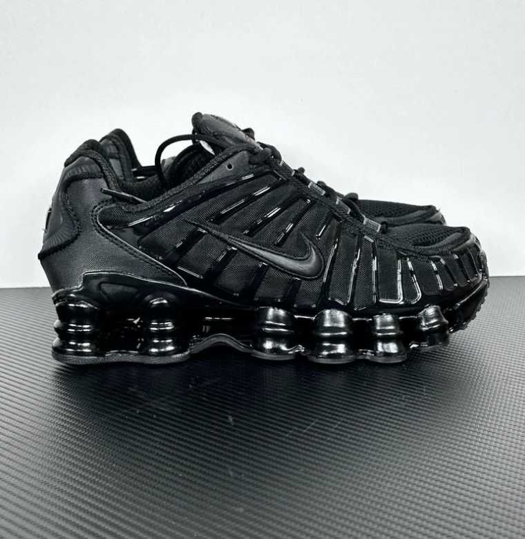 Nowe Czarne buty R.42