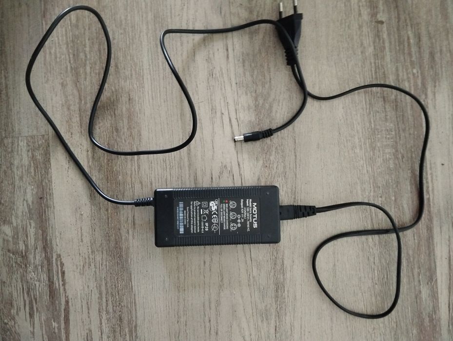 Ładowarka motus scooty 10 2023 oryginalna