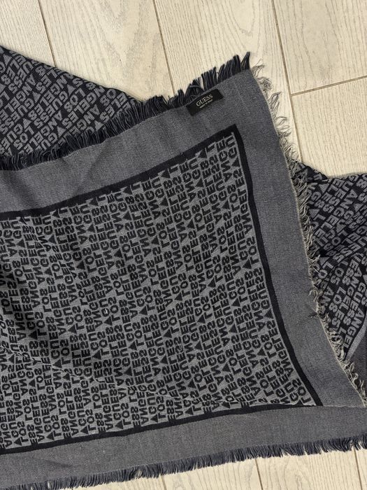 Шарф шаль палантин Guess