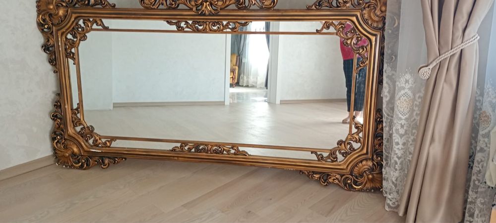 Продається дзеркало старовинне широна 2м. Висота 120 деталі по телефон