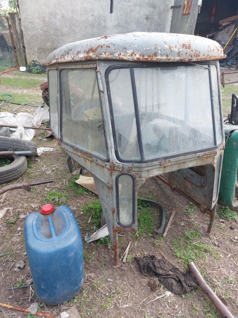 Kabina Ursus c 4011, c355, c360