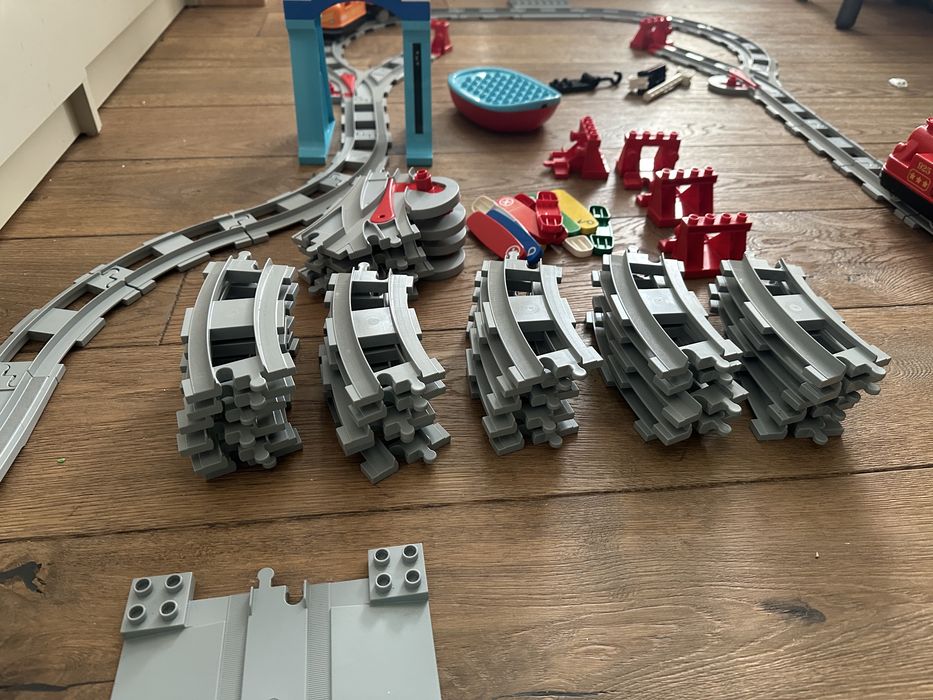 Lego Duplo 2 pociagi, tory, inne