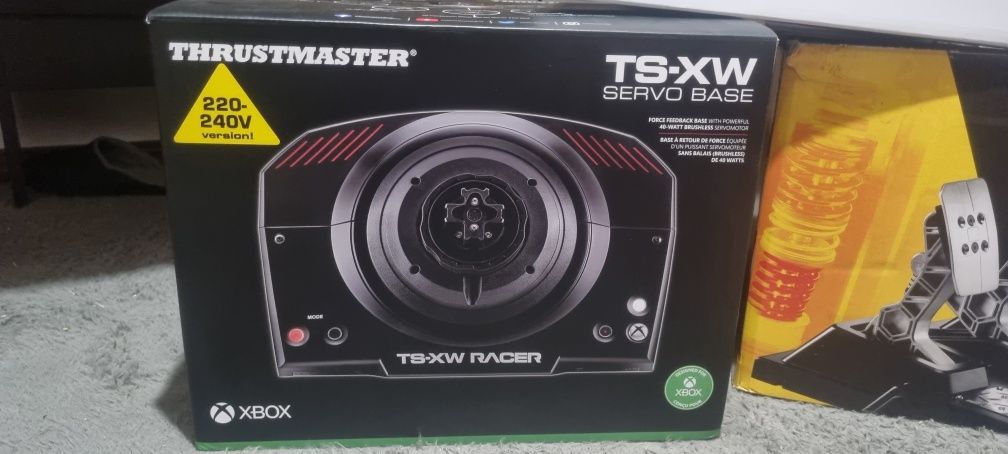 Thrustmaster TS-XW RACERcom pedais tlcm