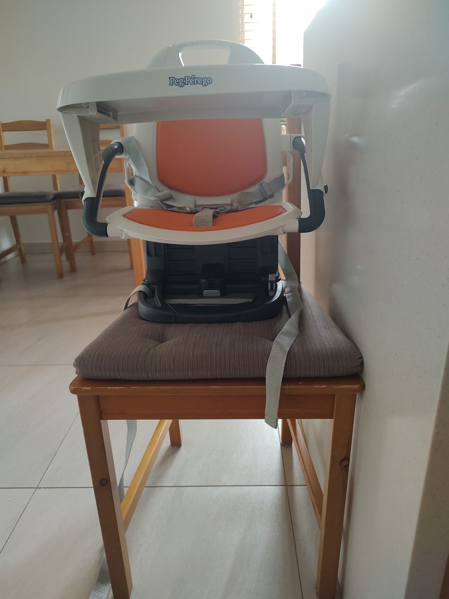 Przenośne krzesełko do karmienia Peg Perego