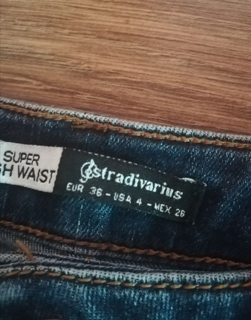 Jeansy Stradivarius S