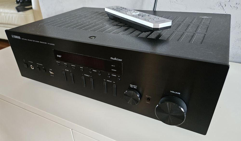 Yamaha R-N402D MusicCast Amplituner Sieciowy