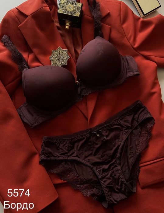 Набір бюстгальтер і трусики