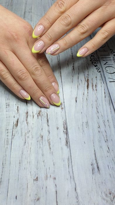 Послуги манікюру,педикюру