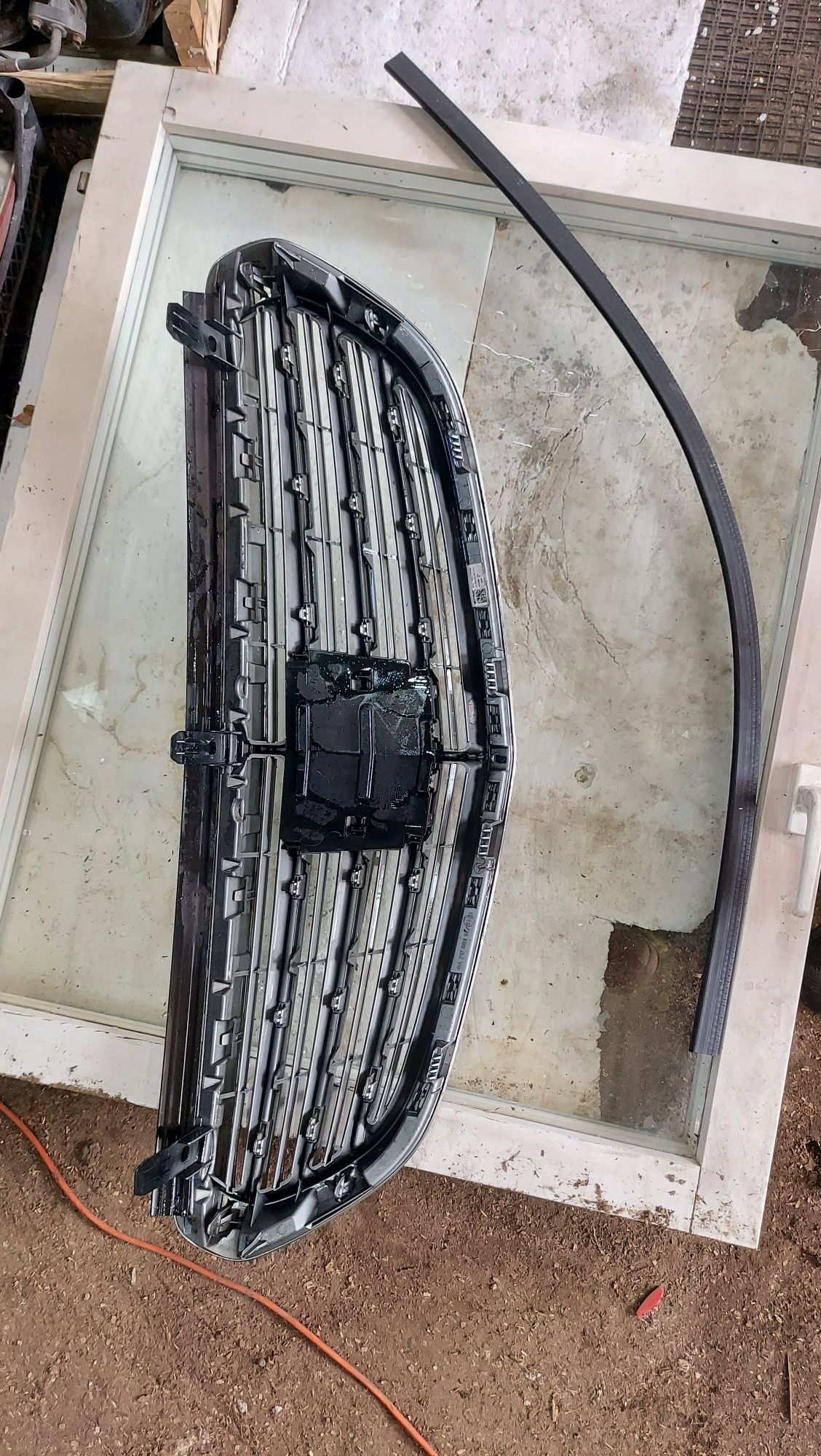 Grill atrapa Mercedes W212 E Klasa 2015r.polift