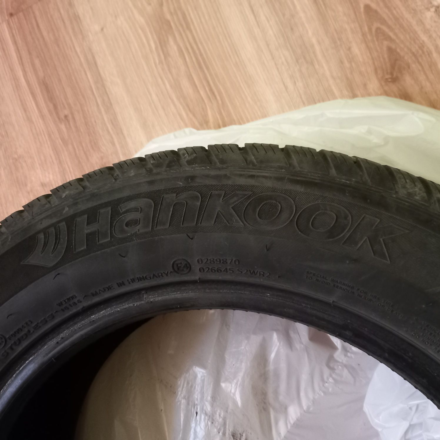 Одне колесо Hankook типу run flat 205/60/16