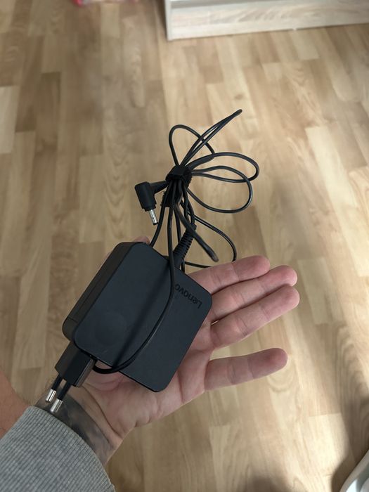 Ladowarka Lenovo