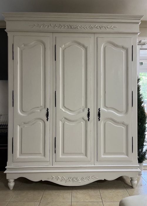 Шафа 3-х дверна біла зі знижкою, шкаф, прованс, меблі в спальню,