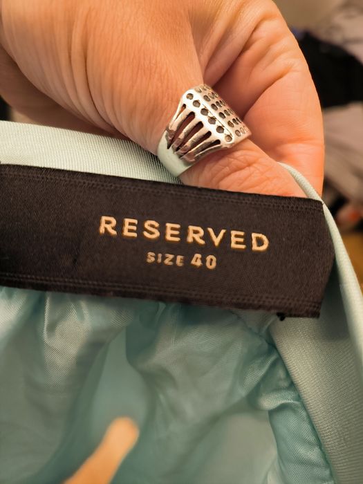 Piękna rozkloszowana tiulowa spódnica Reserved rozmiar 40/L