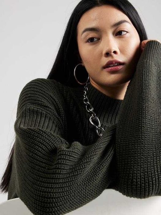 Светр в'язаний прямого крою під шию темно зелений хакі Weekday