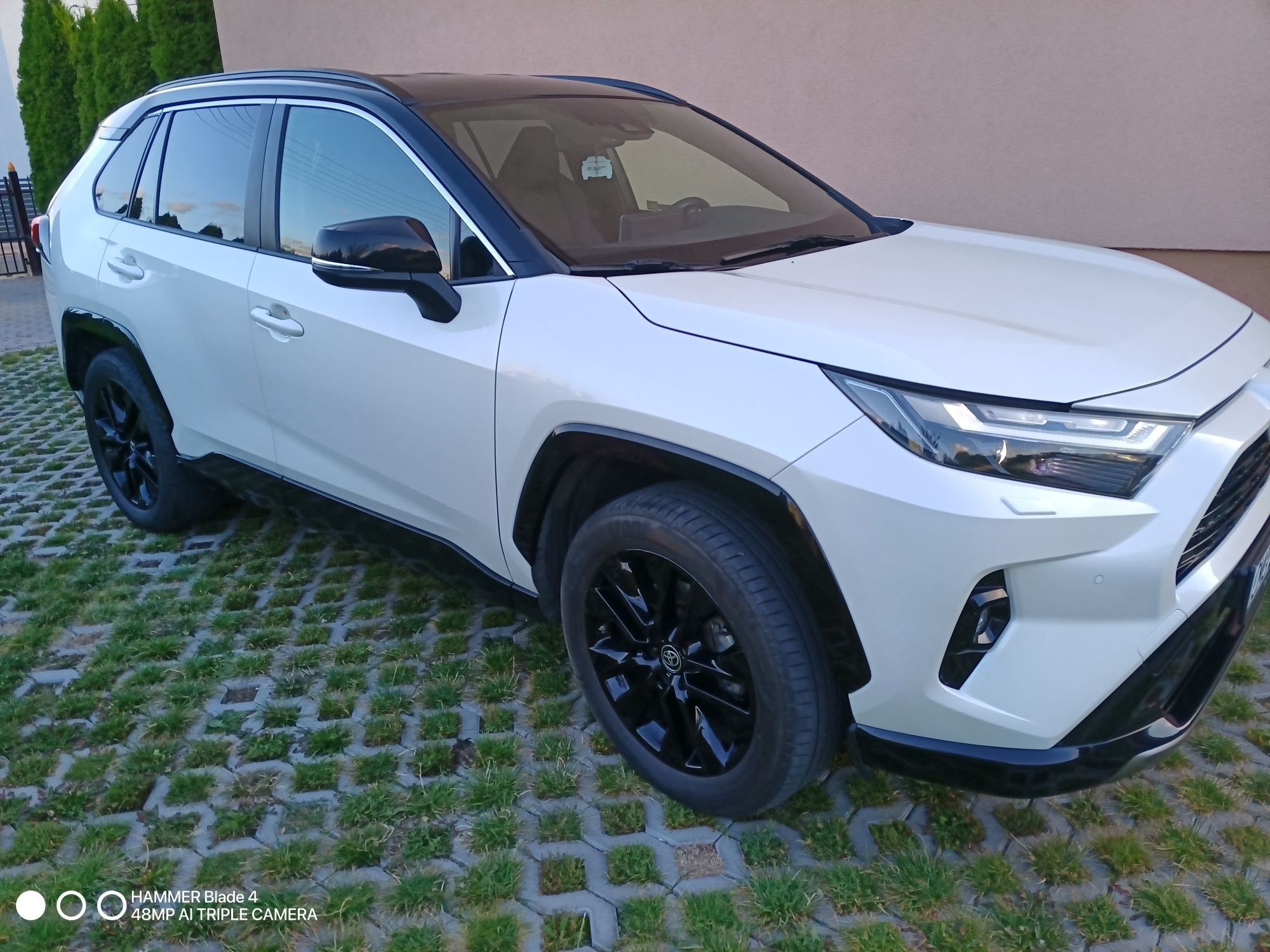 Toyota RAV4 V Selection Hybrid 2022rok