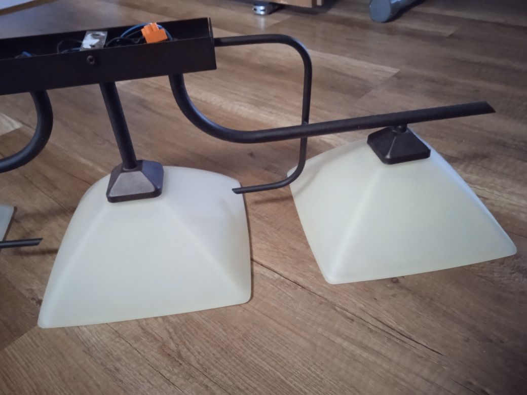 Lampa wisząca trzy kloszowe