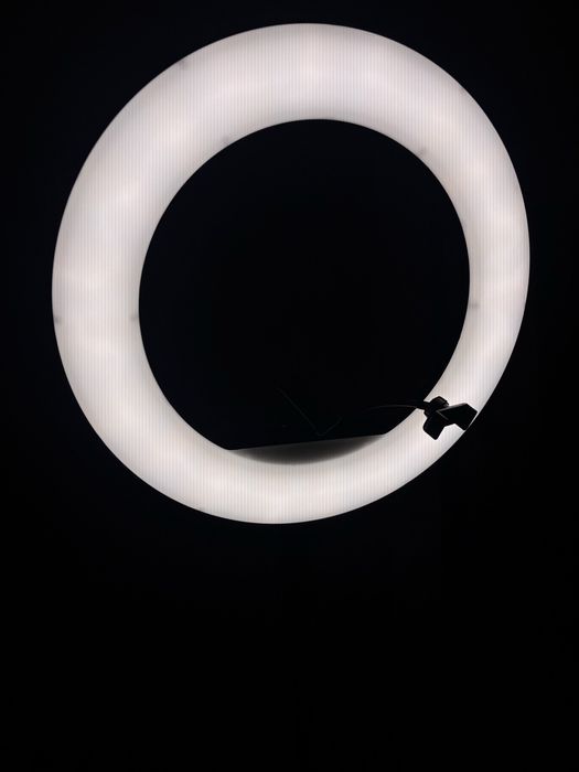 Лампа на посиленому штативі