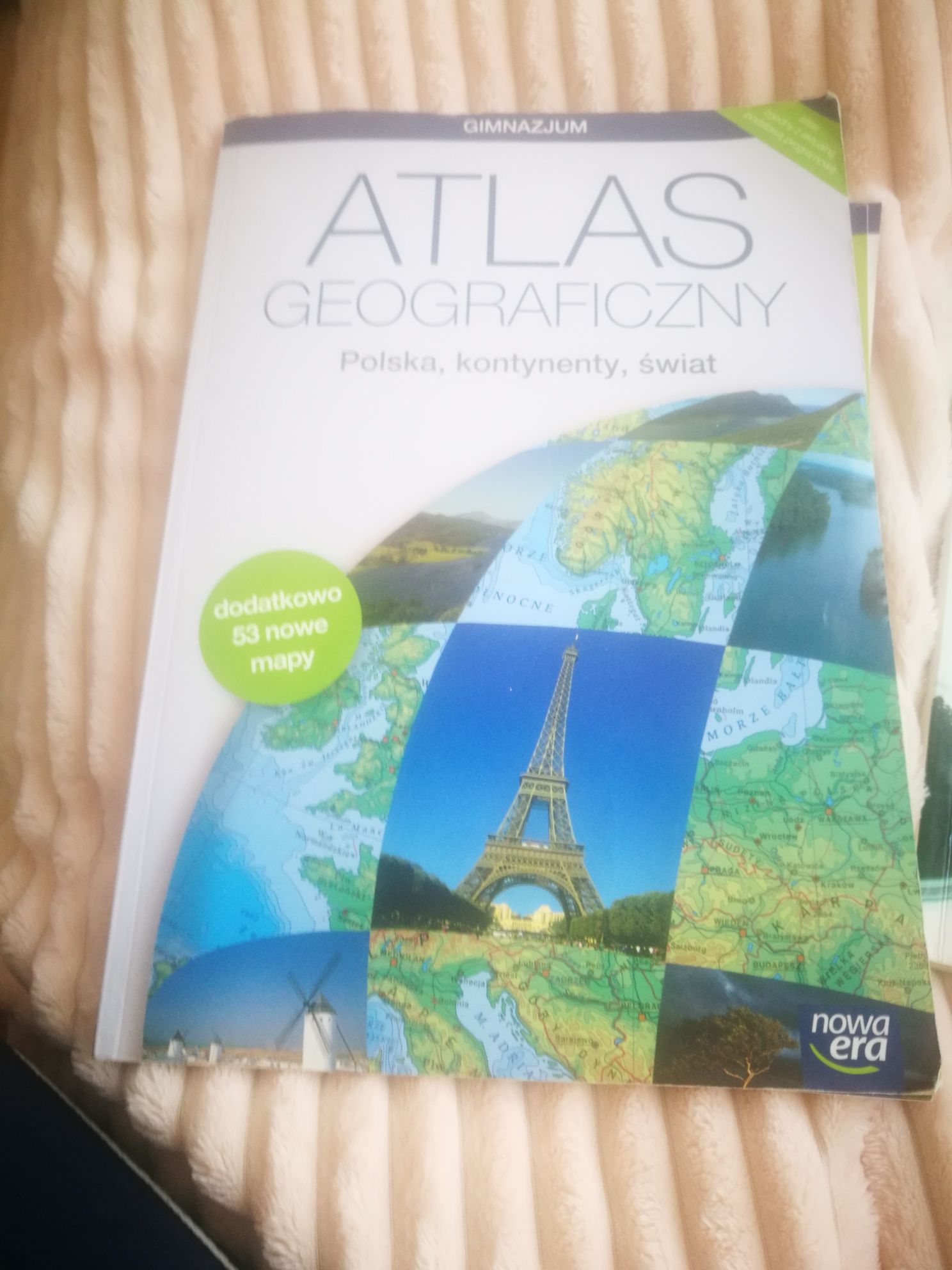 Atlas geograficzny.