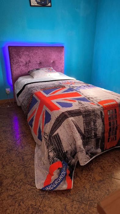 Vendo cama solteiro estufada