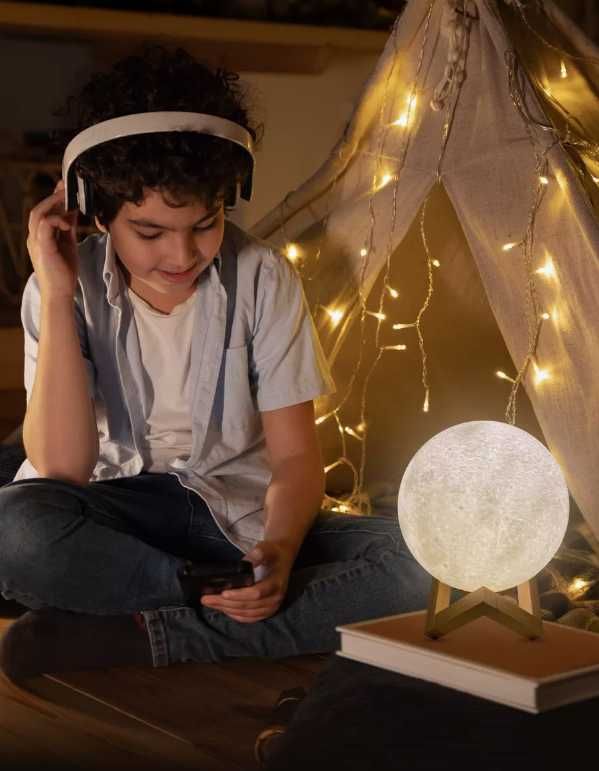 Світильник настільний 3D Moon Light Lamp Місяць Ночник Луна Лампа
