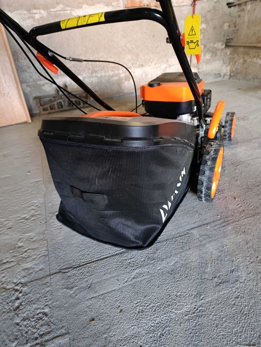 Газонокосилка DNEPROM