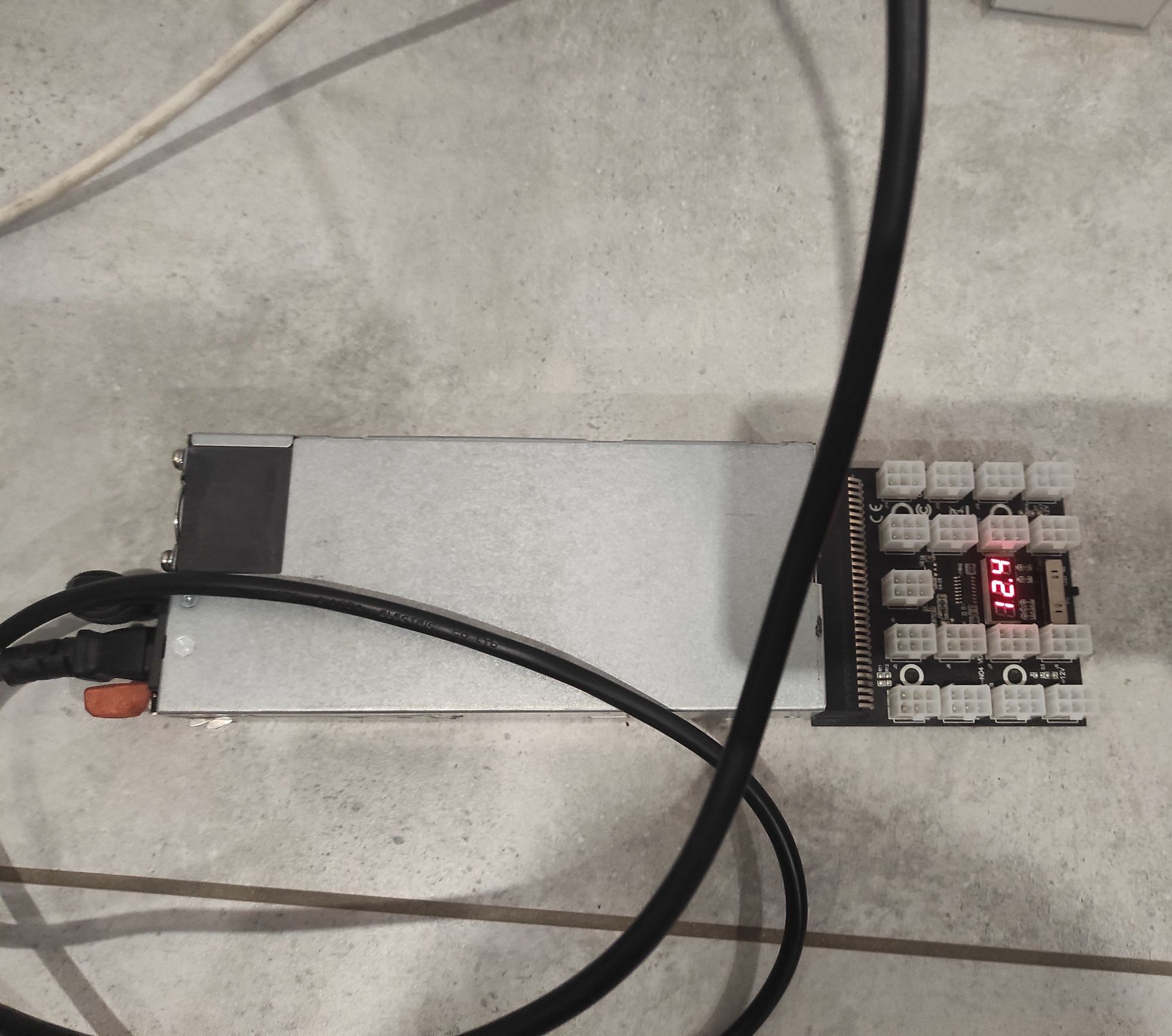 Zasilacz serwerowy DELL 12V 1400W z modułem