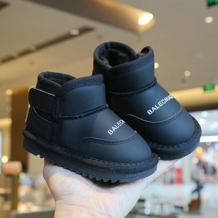 Дитяче зимове взуття (черевички, уггі)