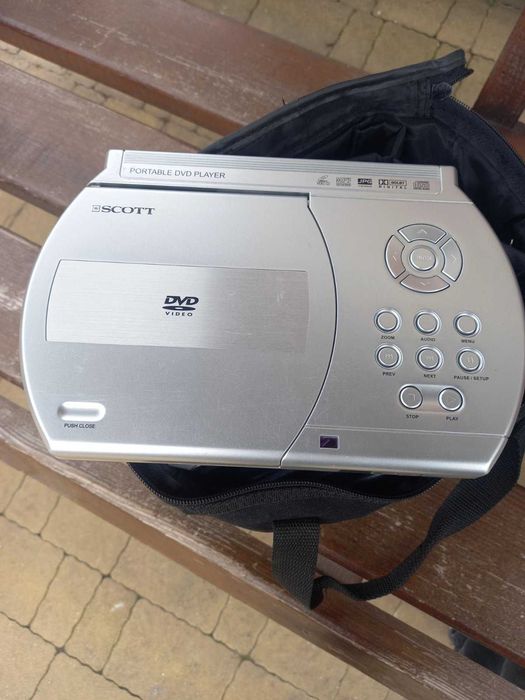 DVD програвач з моніторами для авто на 12 Вт