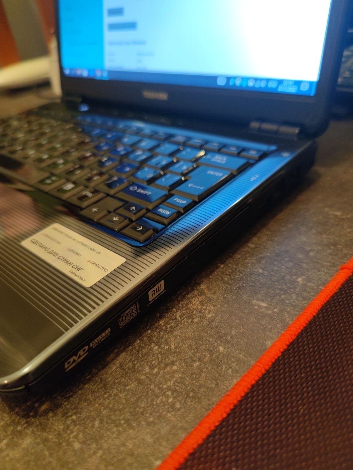 Продам ноут Toshiba satellite u400