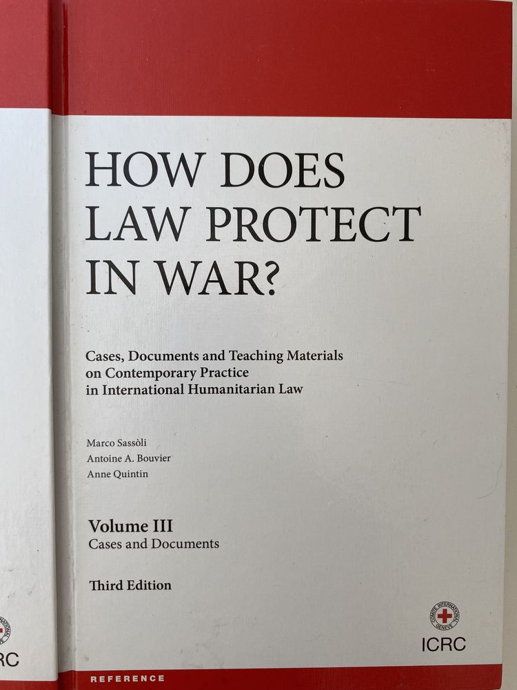 Zestaw ksiazek “How does law protect in war?” ICRC