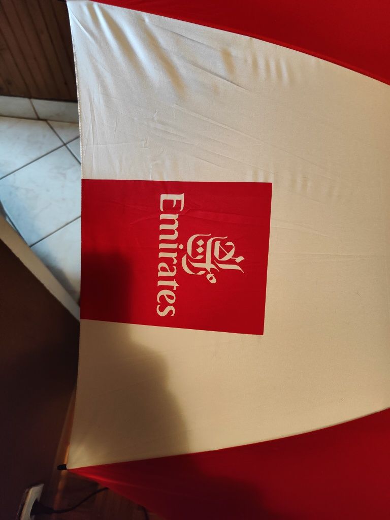 Parasol duzy przeciwdeszczowy i przeciwsłoneczny Emirates Airlines uni
