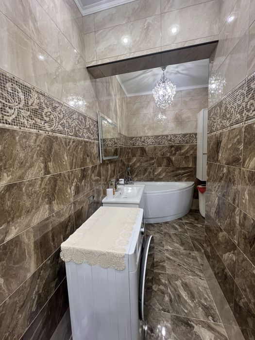 Продам будинок 95 квартал ( Центр міста ) .