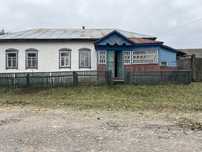 Житловий будинок та 1 га землі