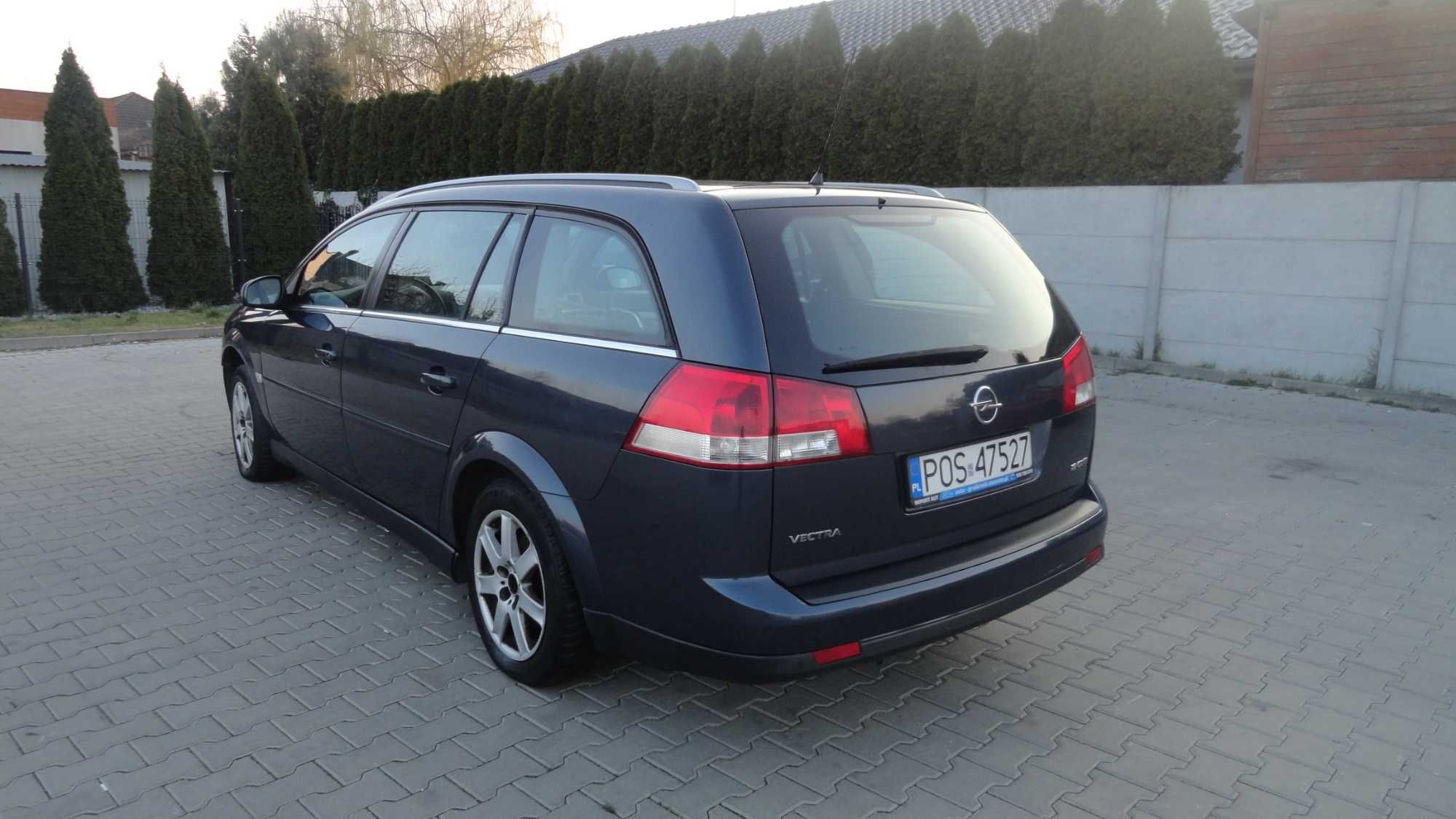 Zderzak tył tylny Opel Vectra C lift kombi kod koloru Z168