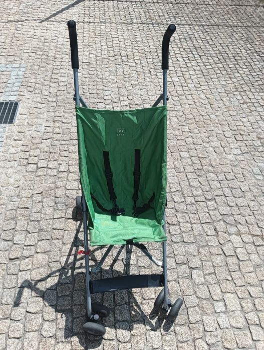 Carrinho de Passeio de Bebé – Leve e Prático