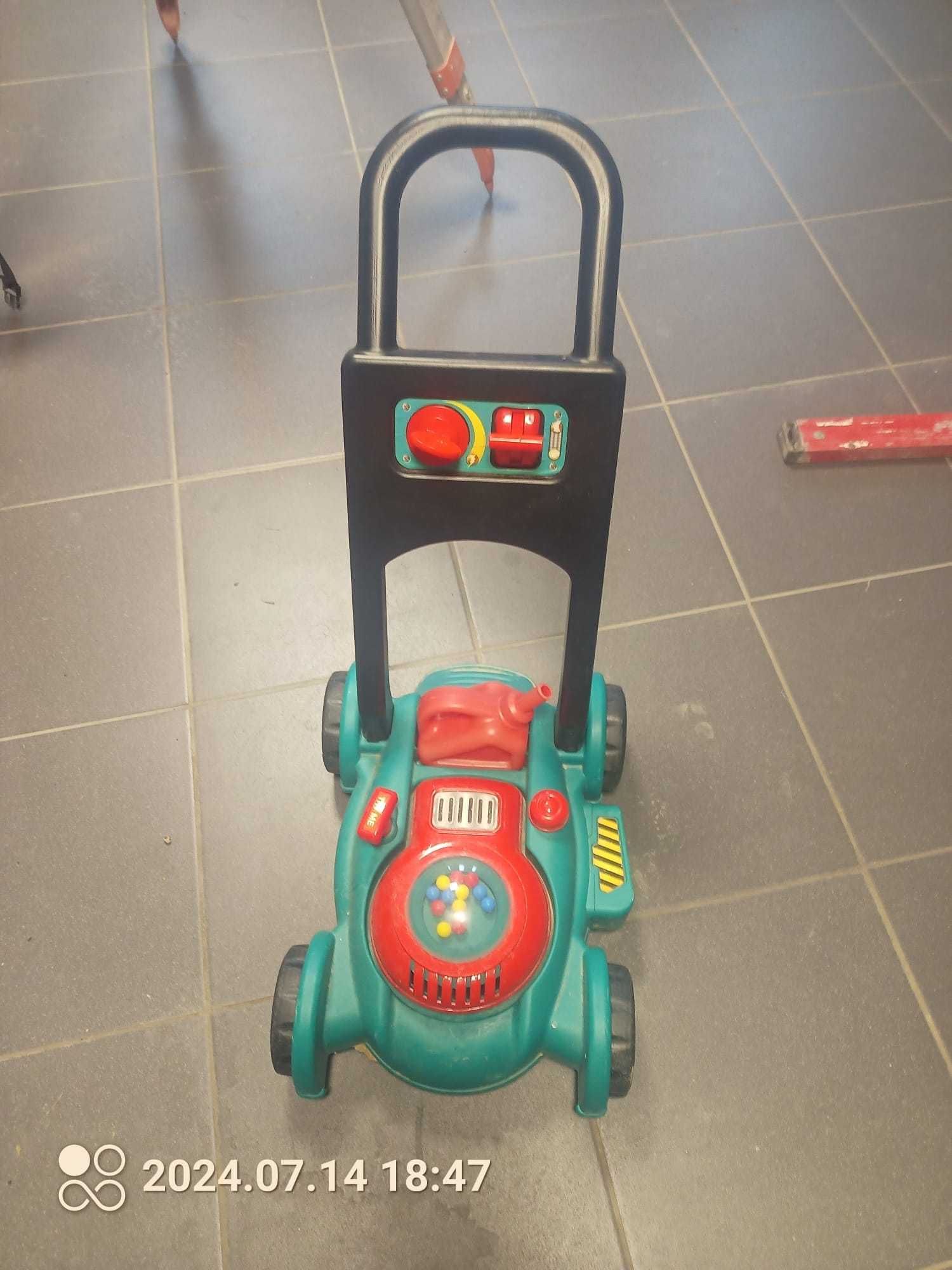 Kosiarką dla dziecka pchacz Little Tikes