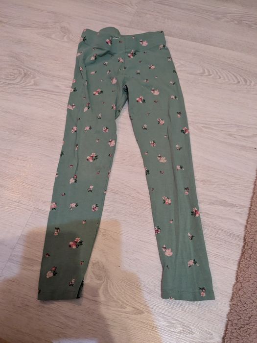 Ubrania dla dziewczynki Komplet spodni, legginsów i bluzeczka 122/134