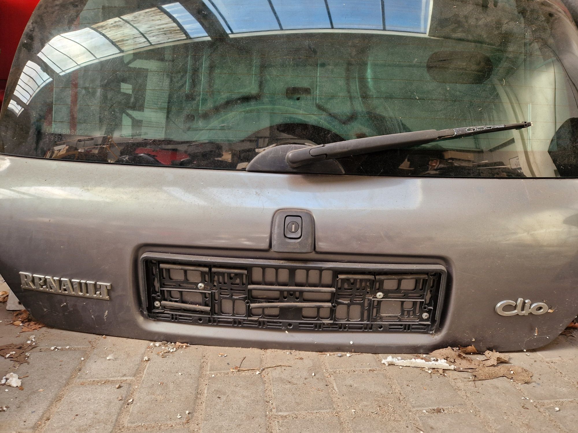 Oryginalna klapa Renault Clio II 1,2 16v