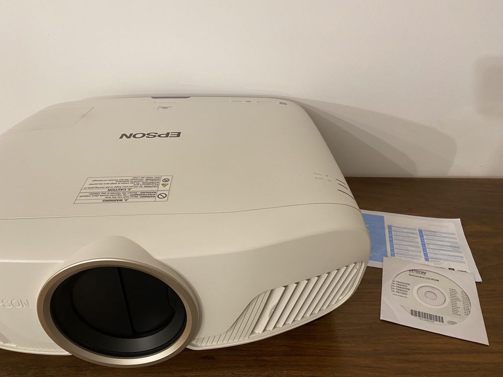 Rzutnik Epson EH-TW 7300
