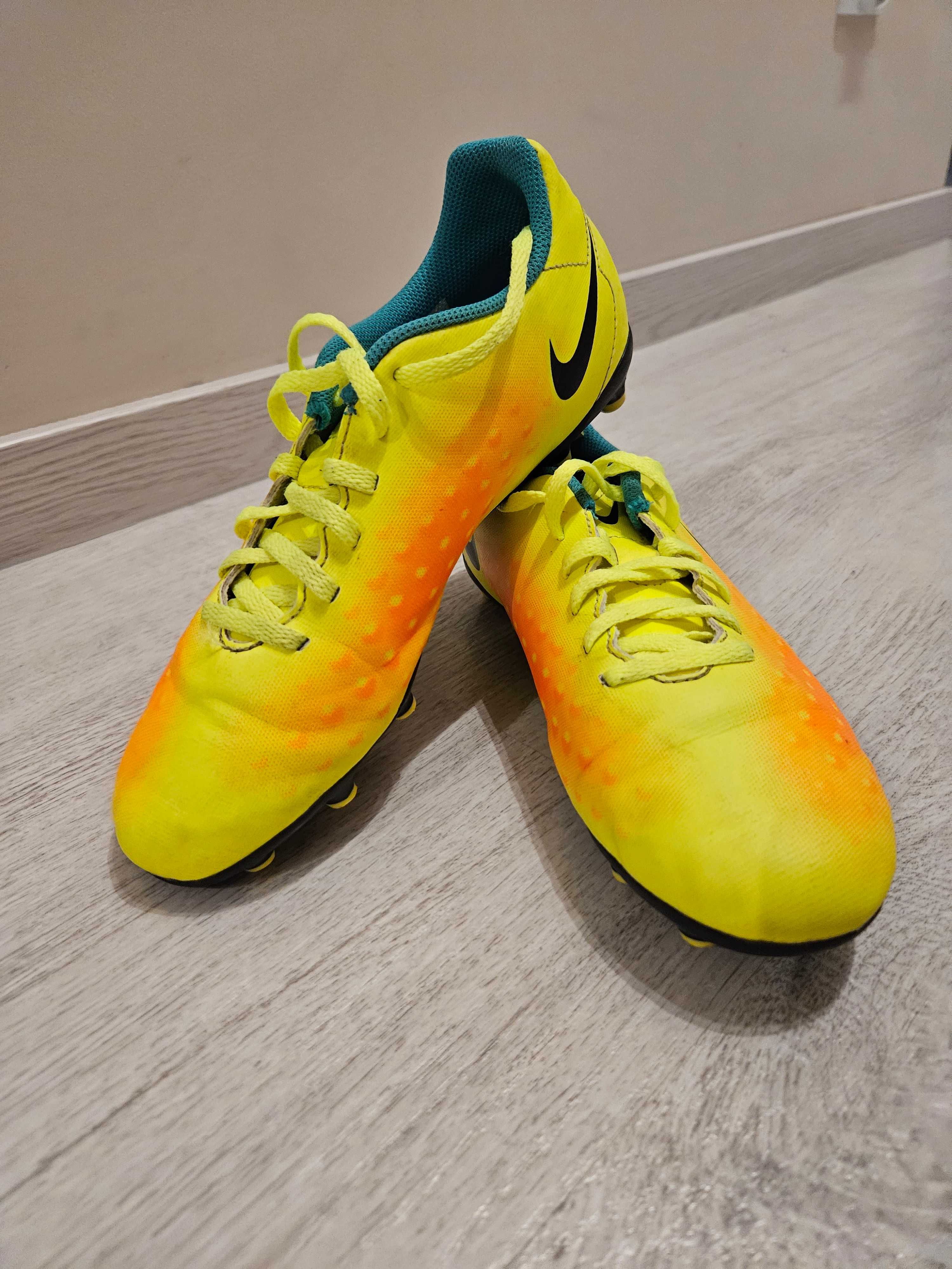 Buty piłkarskie (korki, lanki) Nike Magista r. 38