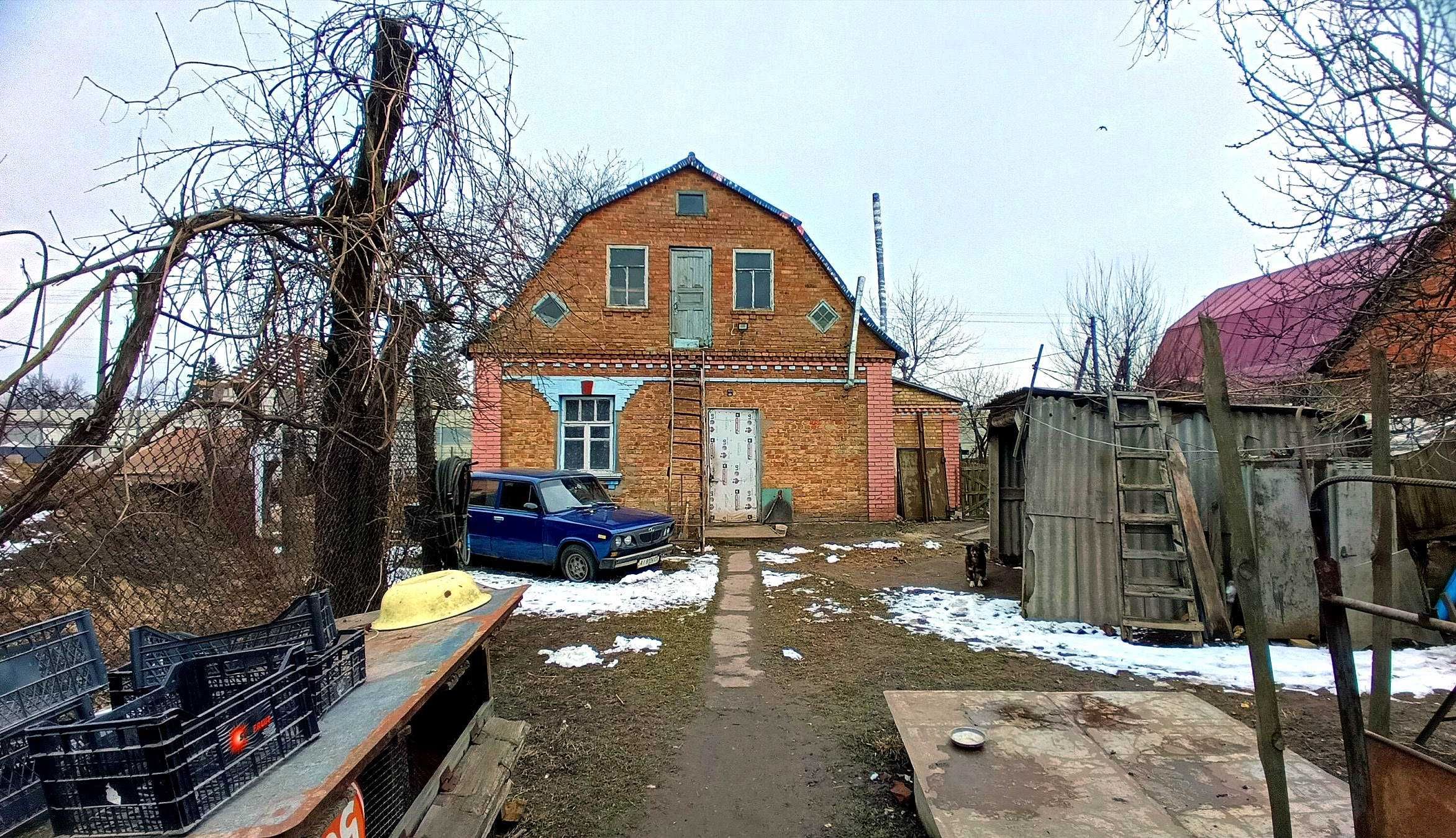 Продам цегляний,жилий будинок в с.Калинівка(Макарів).Від Києва 40км.