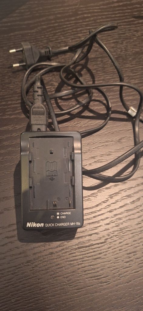 Original Nikon MH-18a Charger For D70 D80 D90 D100 D200 D300 D300s D70