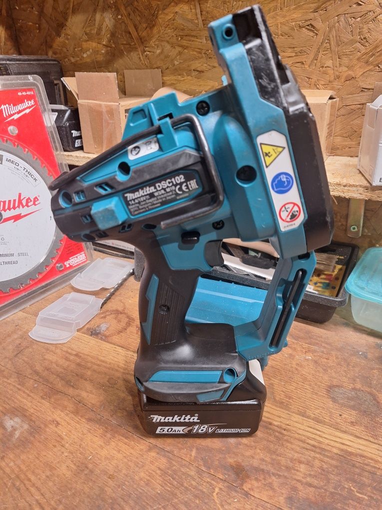 Makita - przecinarka do prętów gwintowanych DCS102