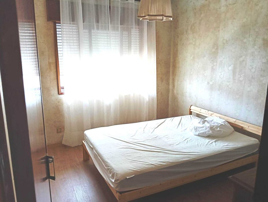 Moradia T8 com jardim e apartamento independente em Canelas