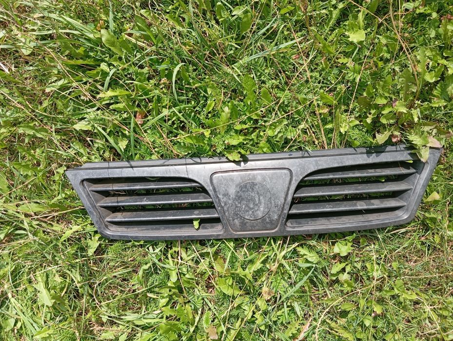 Grill atrapa chłodnicy Zderzaka przód Polonez Caro