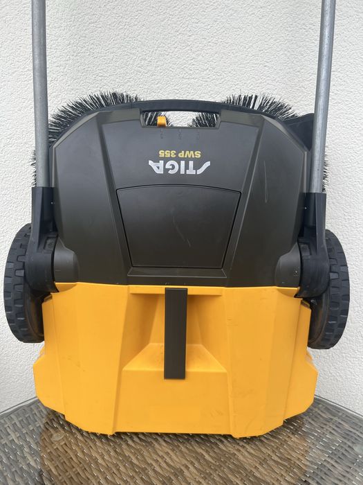 Zamiatarka ręczna STIGA SWP355