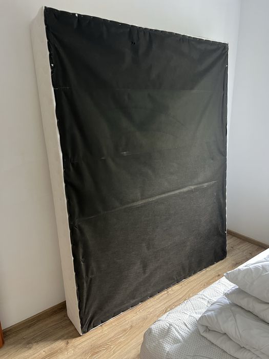 Materac ze stelażem 160x200