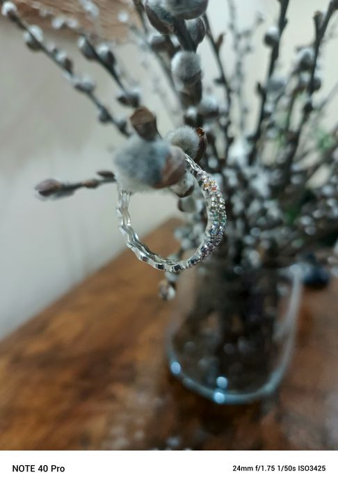 Srebrne koła z kolorowymi cyrkoniami