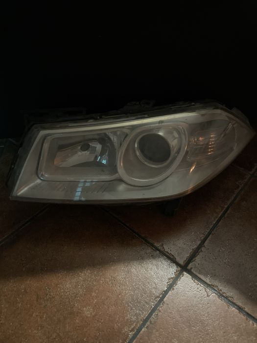 Farol lado do condutor  renaul megane