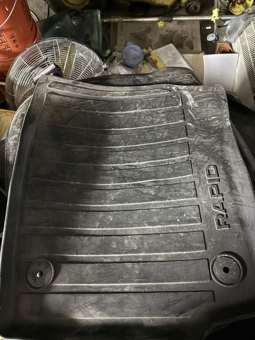 Dywaniki gumowe Skoda Rapid